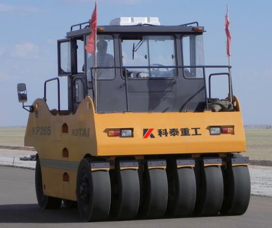 专注压实，青岛球探游戏重工震撼亮相BICES2015